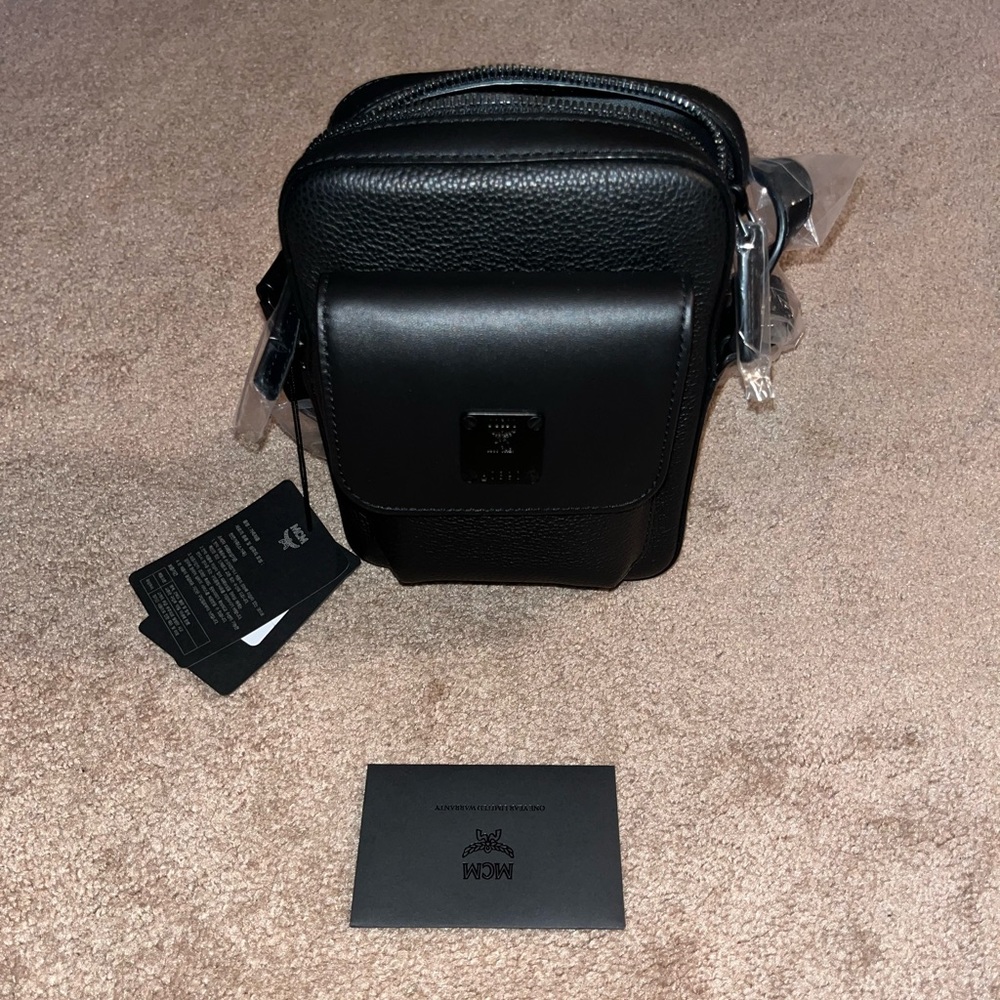 !!!NEW!!! MCM Men's Klassik Leather Mini Crossbody Bag - Picture 8 of 8